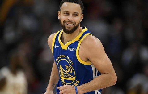 NG SPORTS-库里连续十场比赛得分超过惊险取胜，拜仁挑战极限！的简单介绍