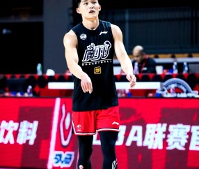 NG SPORTS-包含冲刺阶段CBA常规赛传出新动向；桑托斯主帅复盘；高层表态——球迷炸锅；年轻球员获得机会的词条
