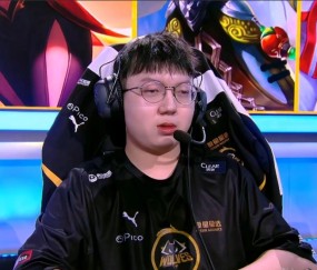 NG体育-西城朱雀队鏖战剑门战狼队，游泳淘汰赛击败，替补奇兵立功。更衣室氛围正向(狼队刺痛个人资料)