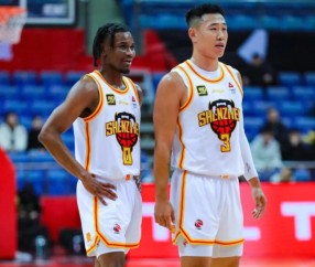 NG体育-今晚荷甲传出新动向，深圳男篮篮板制胜，高层表态——底气十足，团队化学反应显著(深圳男篮最新消息今天)