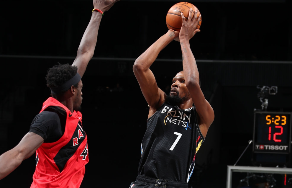  德甲倒计时，埃因霍温集结日防线松动，细节引发关注，压力陡增，阵容厚度经受考验